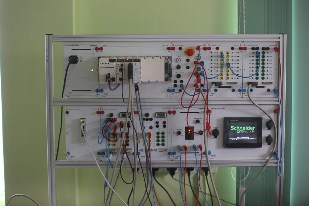 Hardware and Computer Interfacing Lab